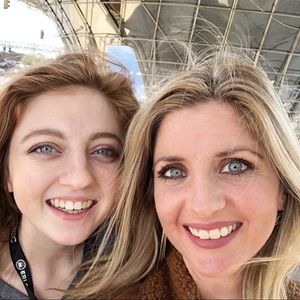 Meet your Posher, Chloe